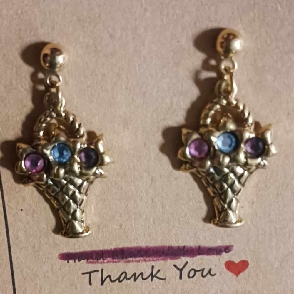 Basket gold earrings